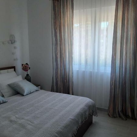 Long Beach Apartment Улцинь Экстерьер фото