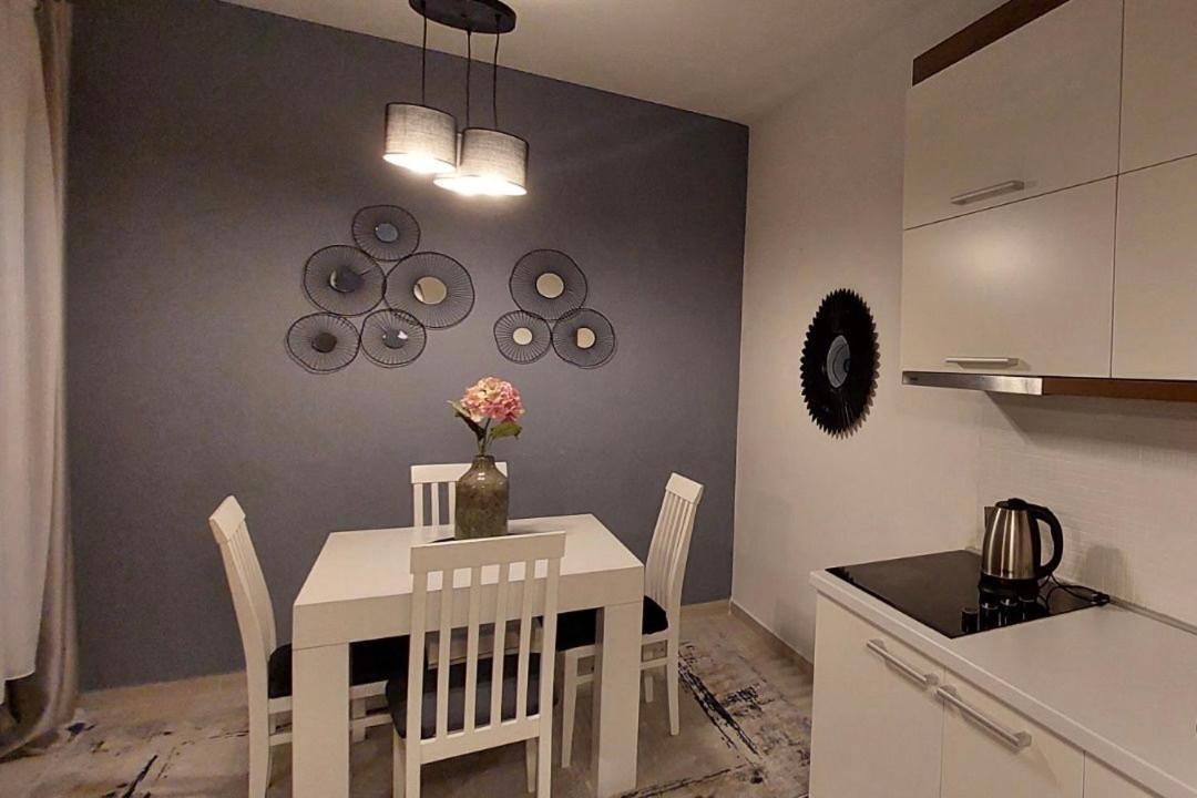 Long Beach Apartment Улцинь Экстерьер фото