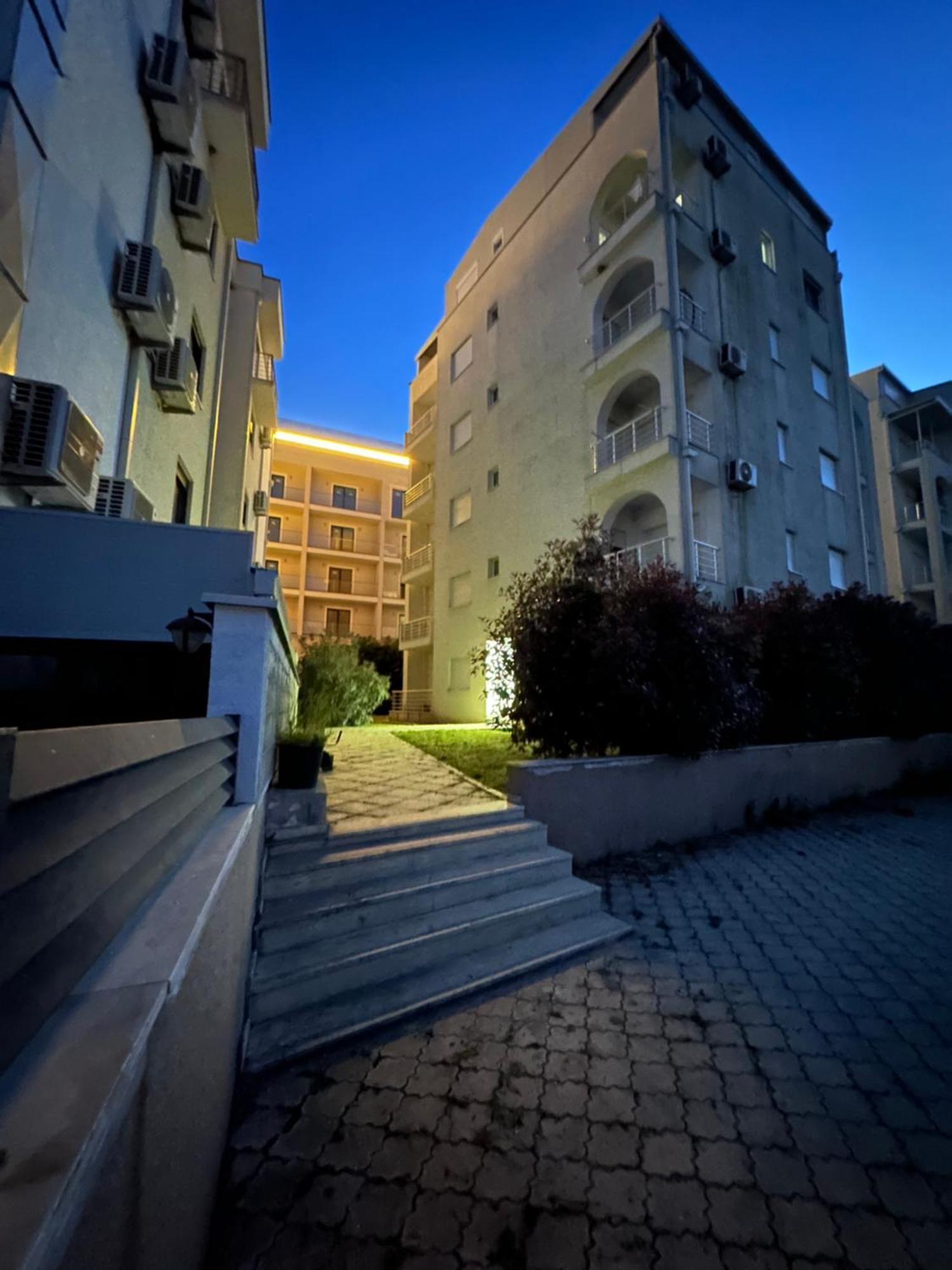 Long Beach Apartment Улцинь Экстерьер фото