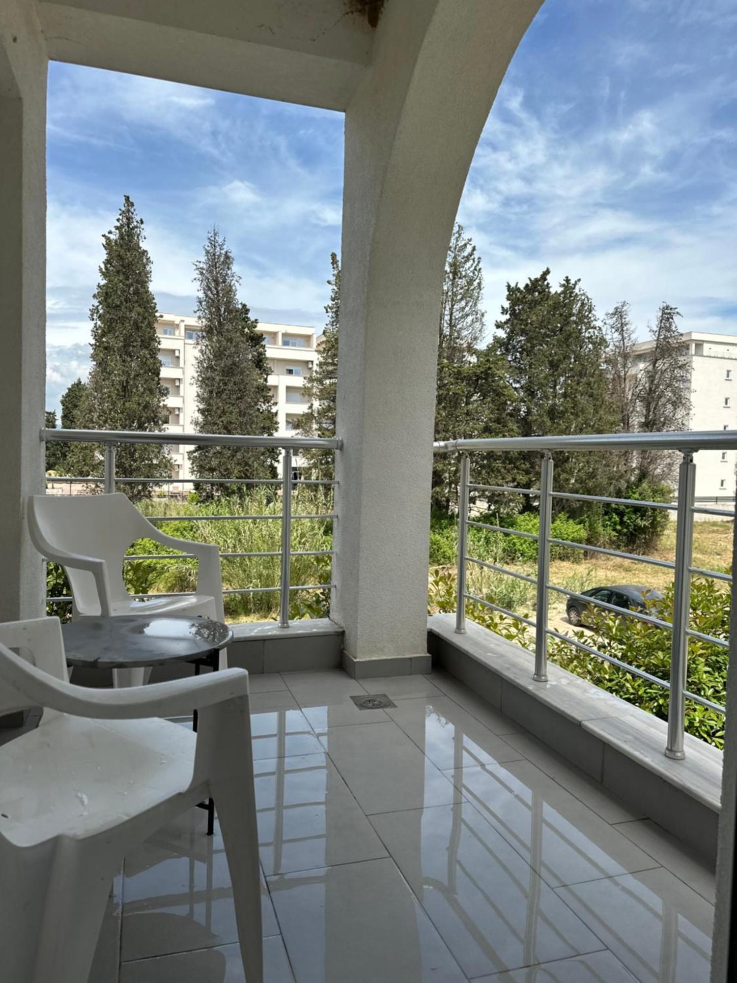 Long Beach Apartment Улцинь Экстерьер фото