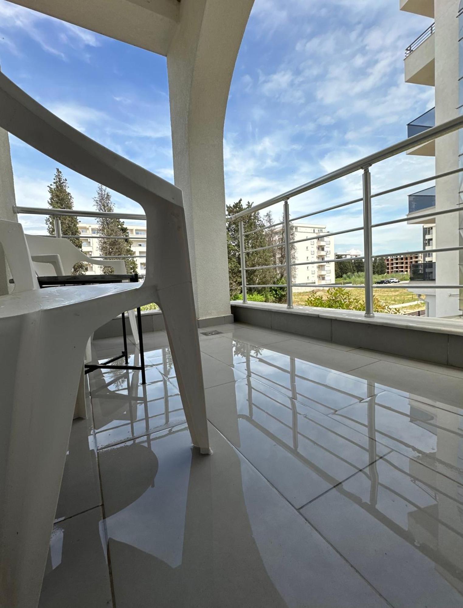 Long Beach Apartment Улцинь Экстерьер фото