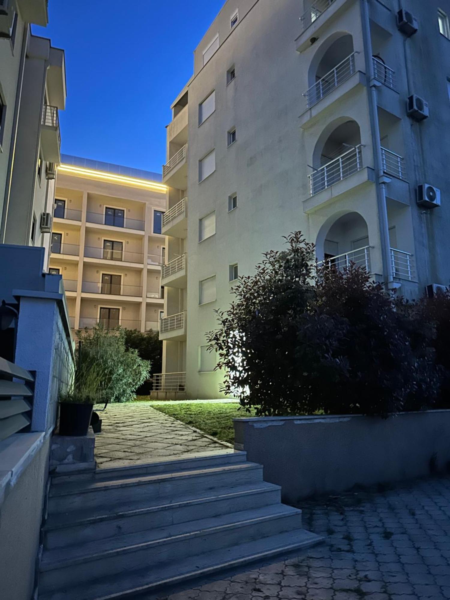 Long Beach Apartment Улцинь Экстерьер фото