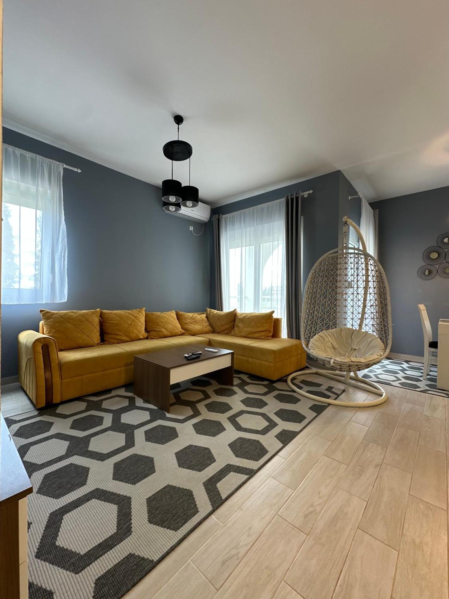 Long Beach Apartment Улцинь Экстерьер фото