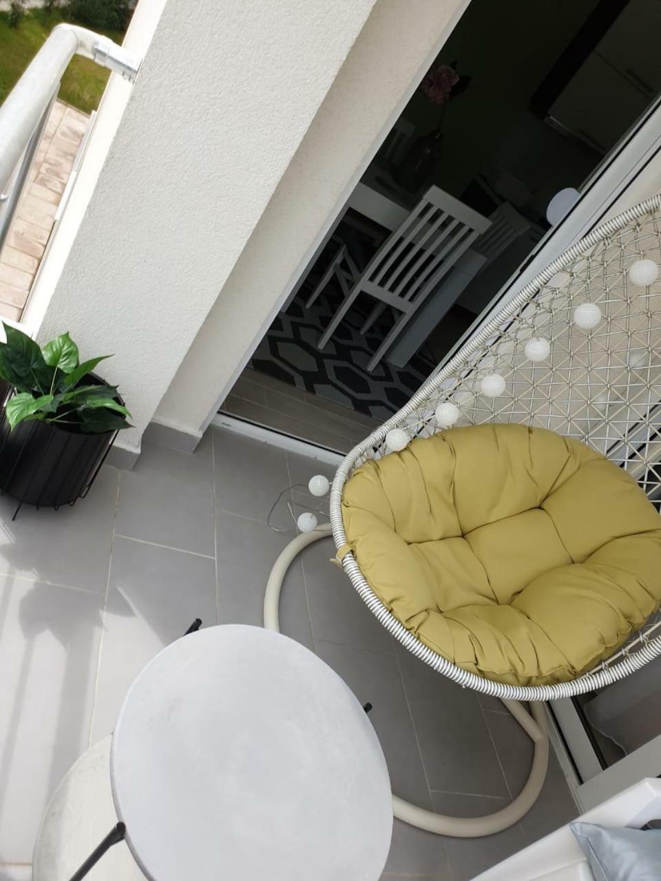Long Beach Apartment Улцинь Экстерьер фото