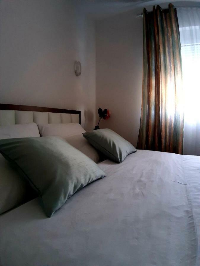 Long Beach Apartment Улцинь Экстерьер фото
