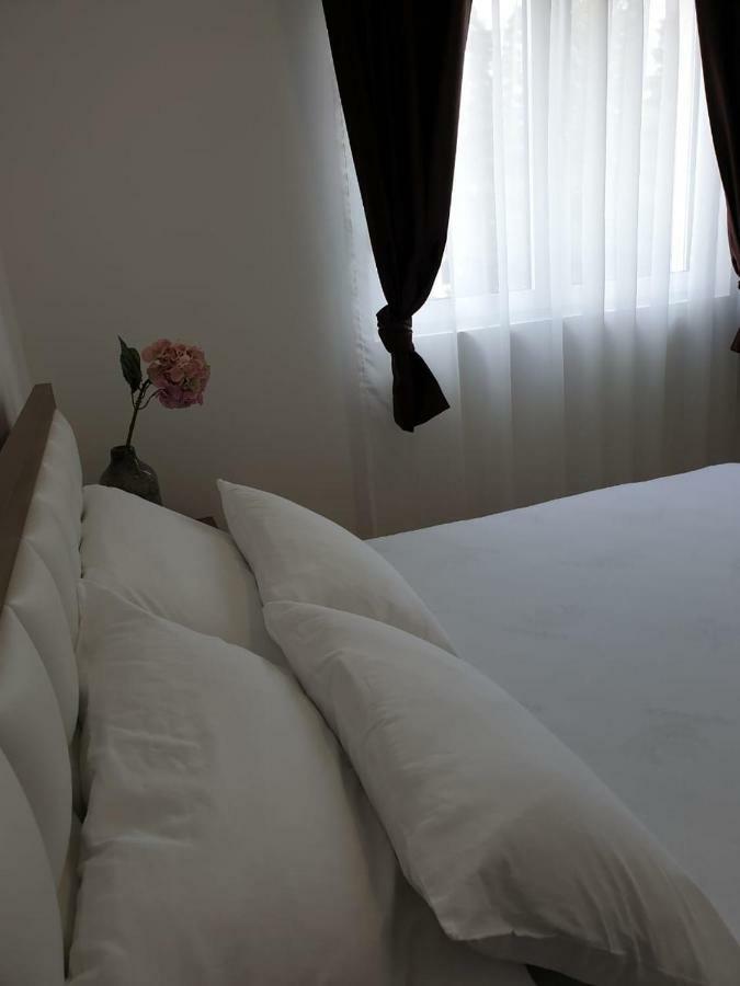 Long Beach Apartment Улцинь Экстерьер фото